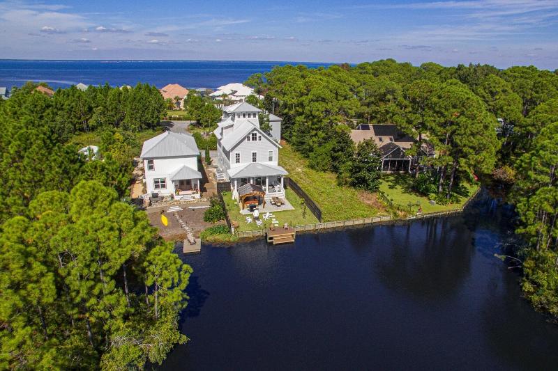 Edgewater By Avantstay Gorgeous Character Lakefron in Miramar Beach, United States