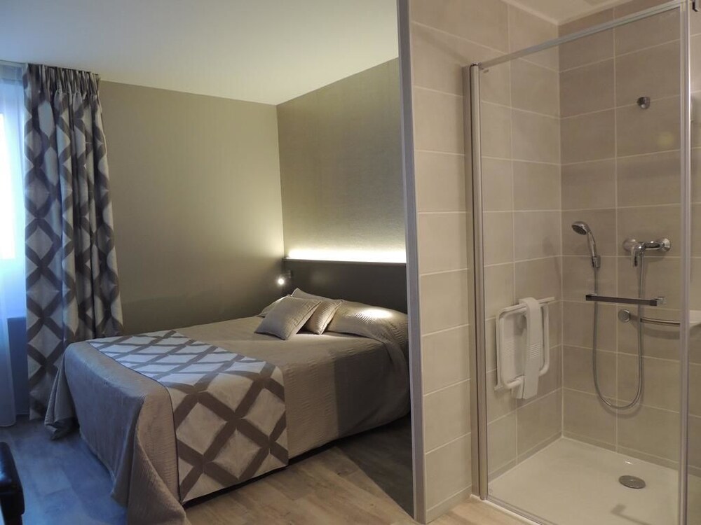 Cit’ Hôtel la Pyramide in Romorantin-Lanthenay, France