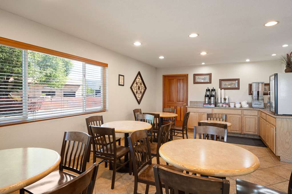 Super 8 by Wyndham Susanville - photo 4