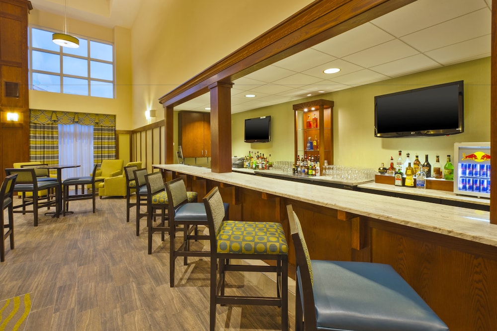 Hampton Inn & Suites Providence Warwick Airport - photo 43