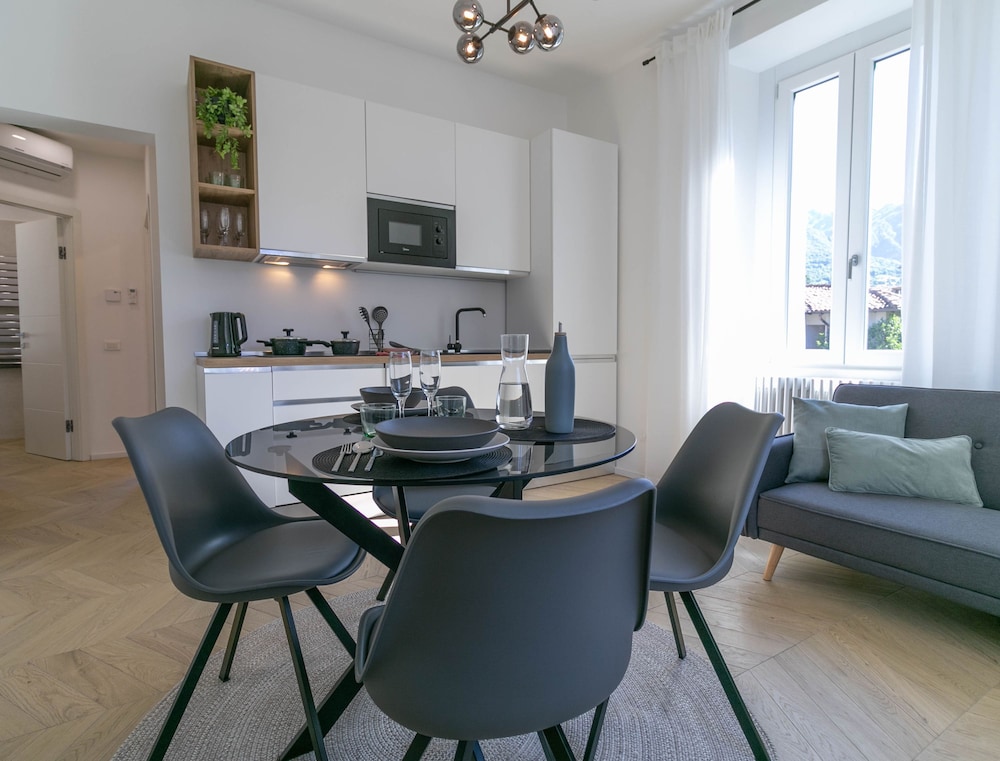 Lake River Apartment — 4-Star Luxury Hotel in Lecco, Italy
