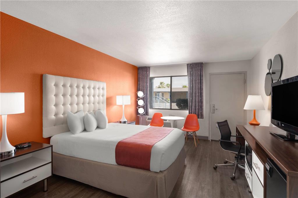 Howard Johnson by Wyndham Modesto Ceres - photo 17