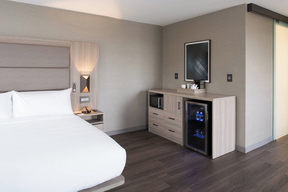 AC Hotel by Marriott Boston Cleveland Circle - photo 18
