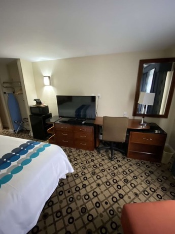 Baymont by Wyndham College Park Atlanta Airport South - photo 17