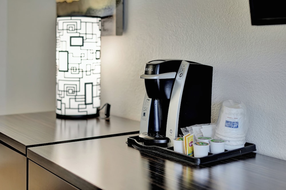 Holiday Inn Express Hotel & Suites Beatrice by IHG - photo 62