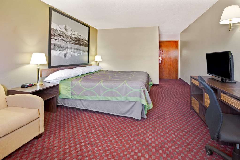 Super 8 by Wyndham Longmont Del Camino - photo 11