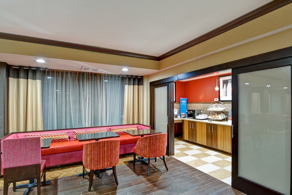 Hampton Inn Albany Wolf Road - photo 28