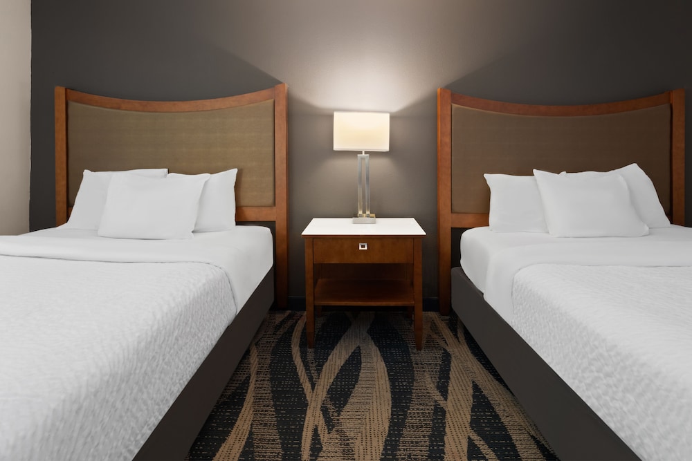 Americas Best Value Inn & Suites Racine - photo 21