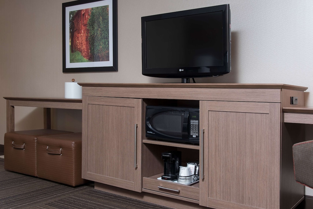 Hampton Inn Columbus Taylorsville Edinburgh - photo 19