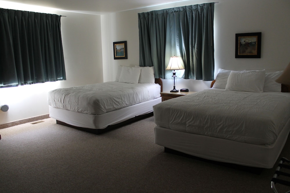 American Host Inn - photo 13