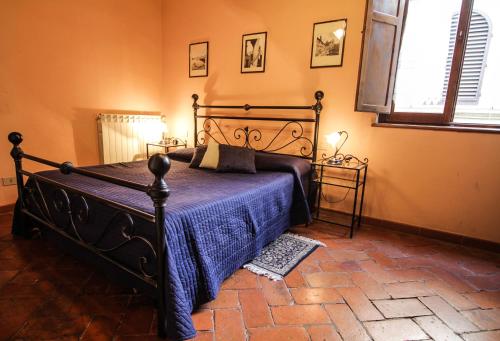 Classico e romantico Appartamento Fiorentino 10 min a piedi da Ponte Vecchio e 5 minuti da Palazzo Pitti area UNESCO — 4-Star Luxury Hotel in Florence, Italy