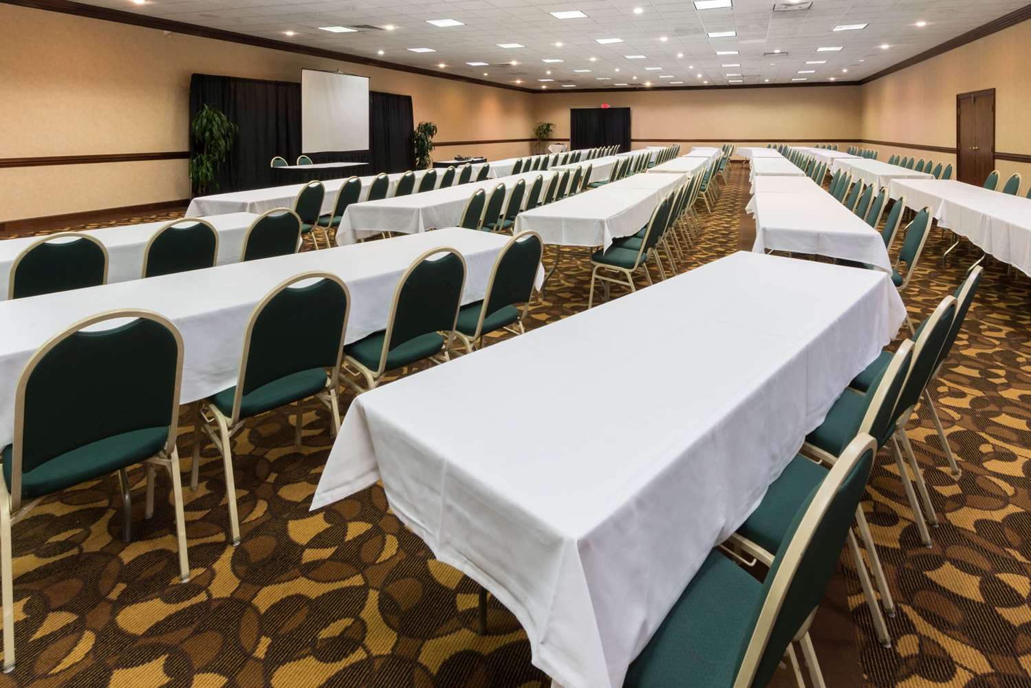 Ramada Plaza Louisville Hotel and Conference Center - photo 10