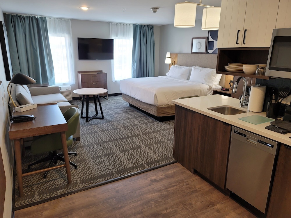 Staybridge Suites Louisville Expo Center — Louisville
