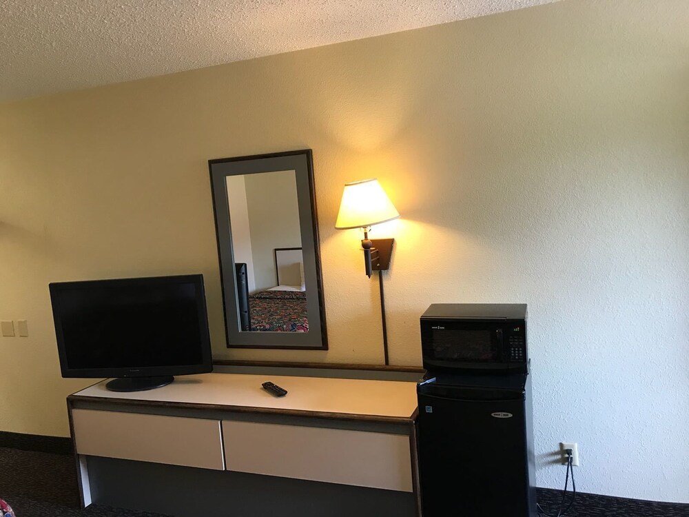 Key Inn Woodbury - photo 8