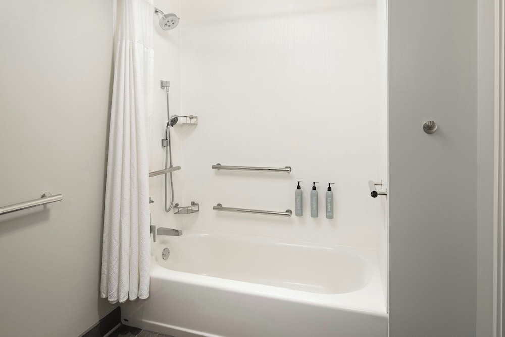 Courtyard by Marriott Long Beach Downtown - photo 24