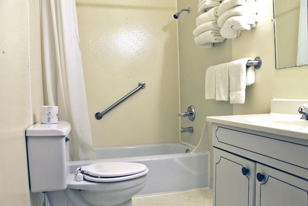 Budget Host Crestview Inn - photo 22