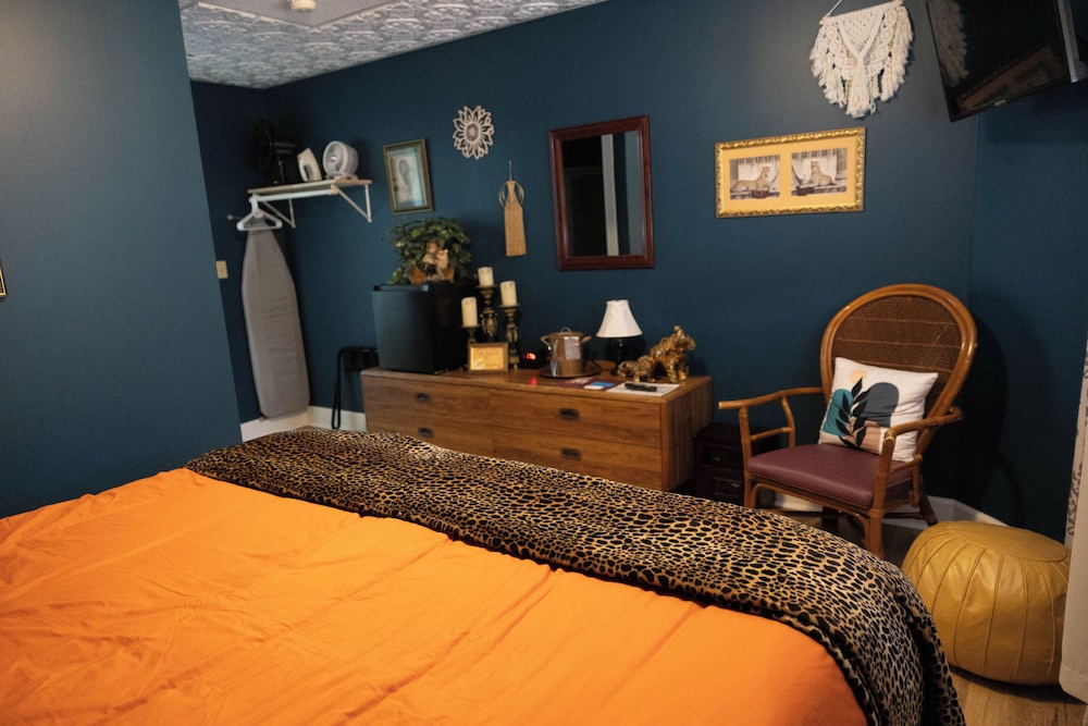 Monroe Street Suites - photo 21