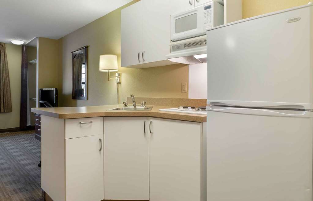 Extended Stay America Suites Detroit Metropolitan Airport - photo 10