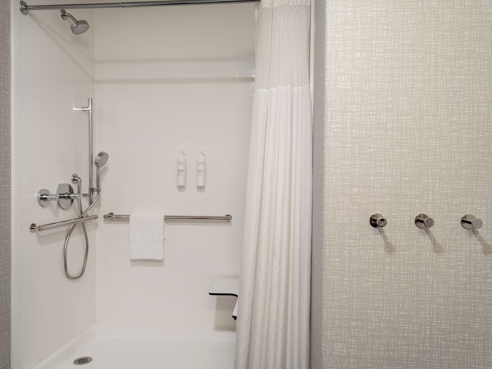 Hampton Inn & Suites Boise Meridian - photo 36