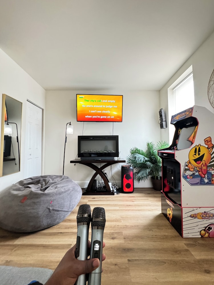 Downtown Loft Close to Topgolf Horseshoe Casino UM Baltimore - photo 25