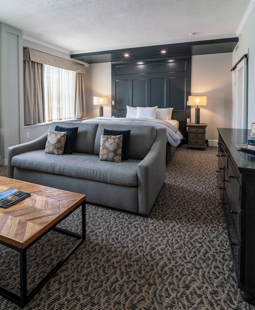 The Tidewater Inn - photo 23