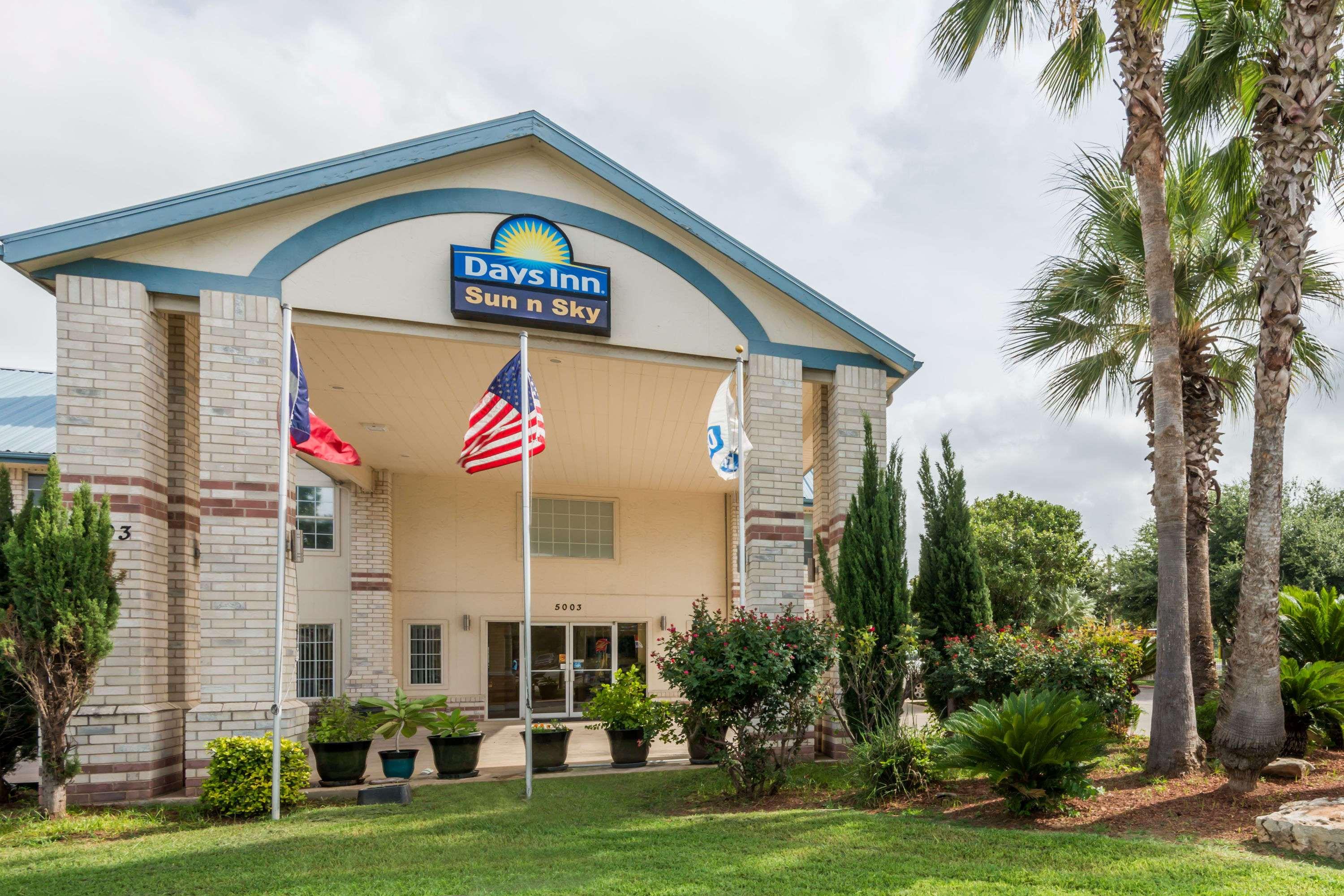 Days Inn by Wyndham San Antonio Southeast Frost Bank Center - featured photo