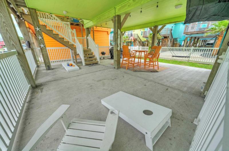 Reel Life Dreams by Avantstay Pool Near Beach - photo 10