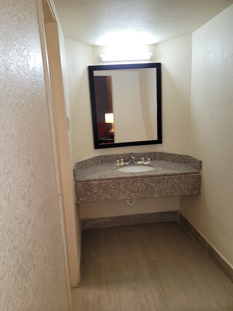 Knights Inn Lithonia - photo 23
