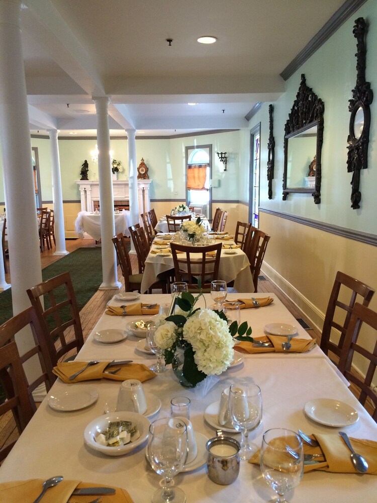 The Grenville Hotel and Restaurant - photo 14