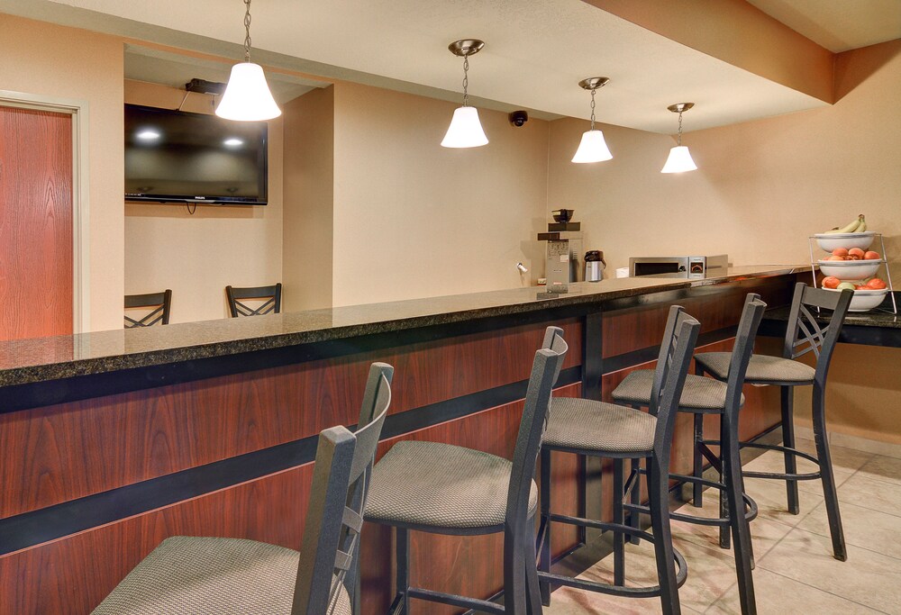 Cobblestone Inn & Suites Big Lake - photo 17