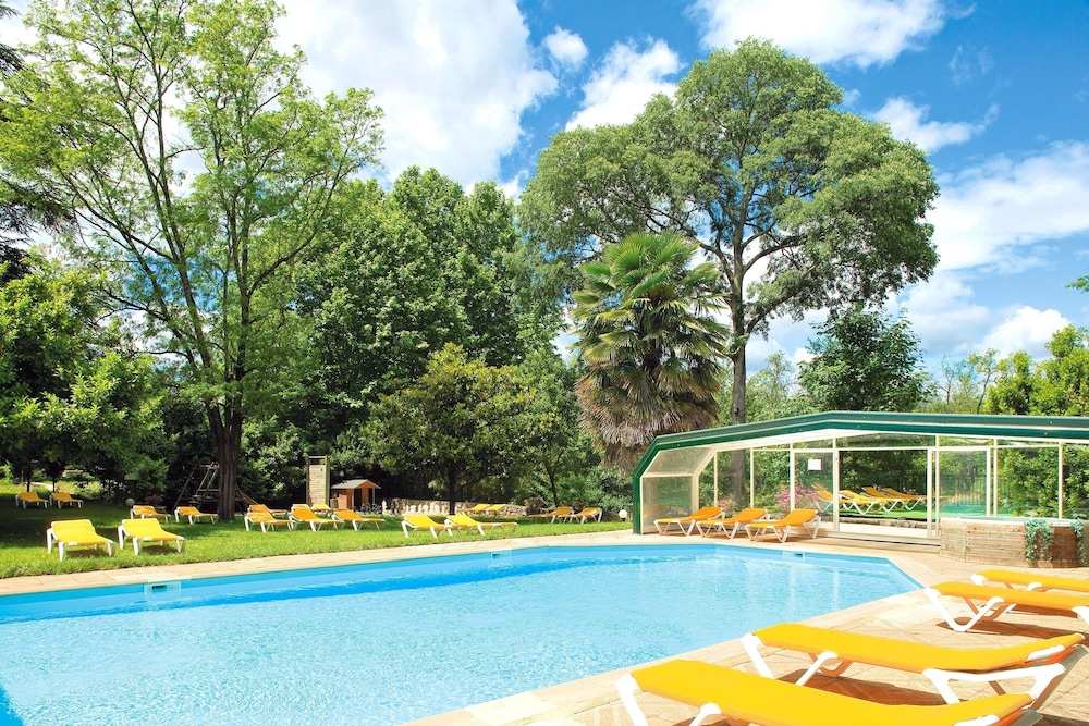 Hotel Les Cèdres in Joyeuse, France