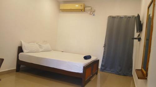 Dwarka Residency Inn — Seven Pagodas — photo 5