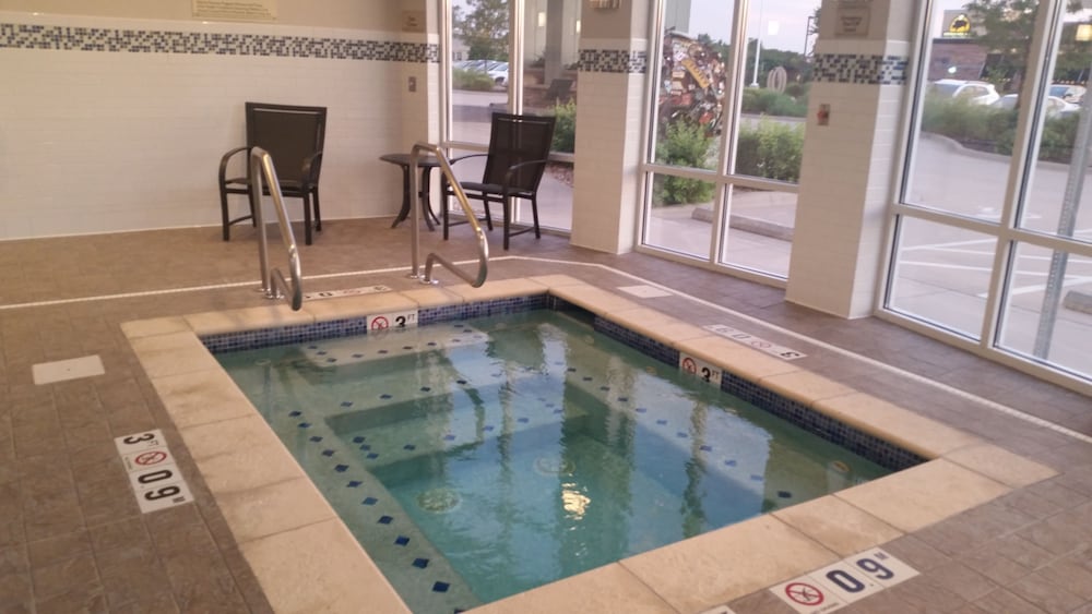Hilton Garden Inn Olathe - photo 17
