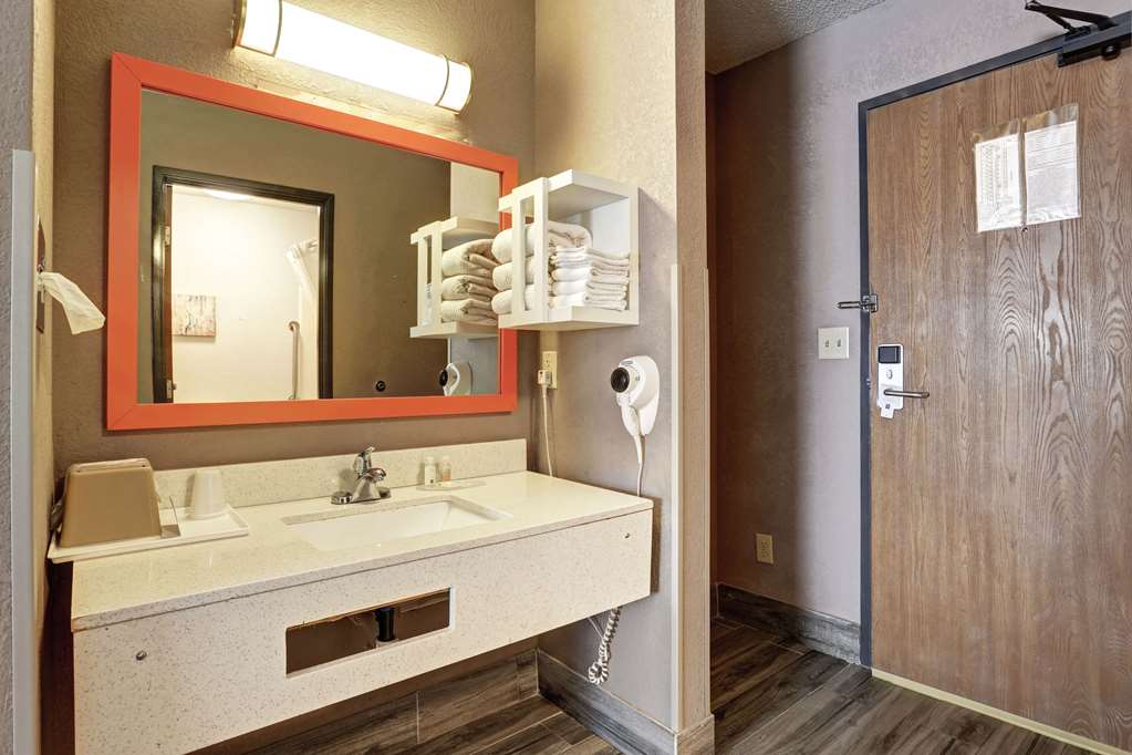 Quality Inn Pierre Fort Pierre - photo 32
