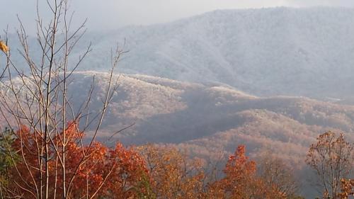 MountScape Escape to the Mountains Private hot tub MTN views in Gatlinburg, United States