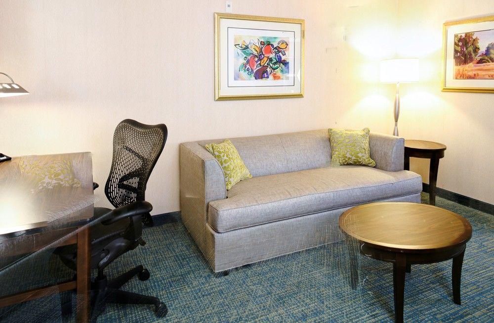 Hilton Garden Inn Overland Park - photo 22