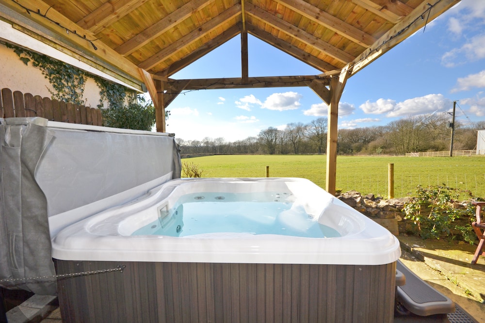 Rocklands Lodges — 4-Star Luxury Hotel in Pickering, United Kingdom