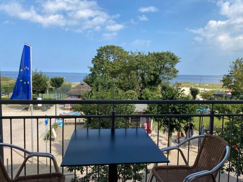 Villa Anna App. 7 Seeblick — 4-Star Luxury Hotel in Heringsdorf, Germany