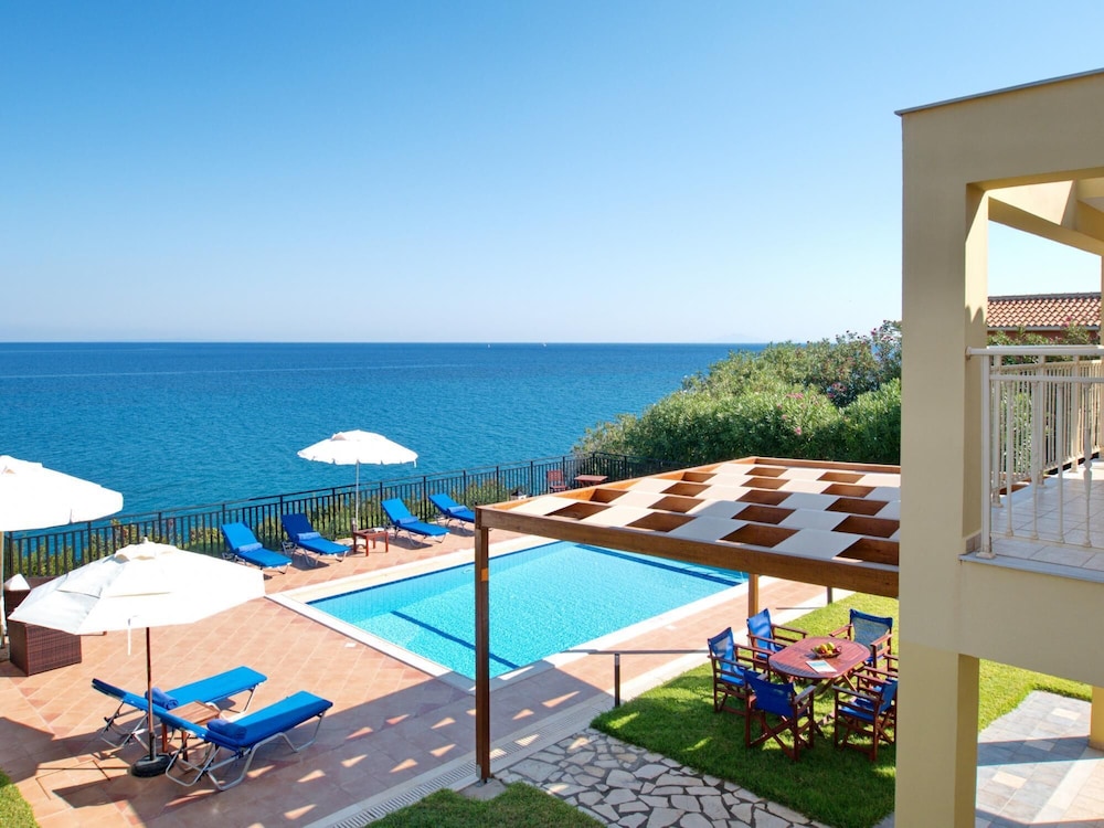 Villa Sakos Skala Kefalonia — 4-Star Luxury Hotel in Poros, Greece