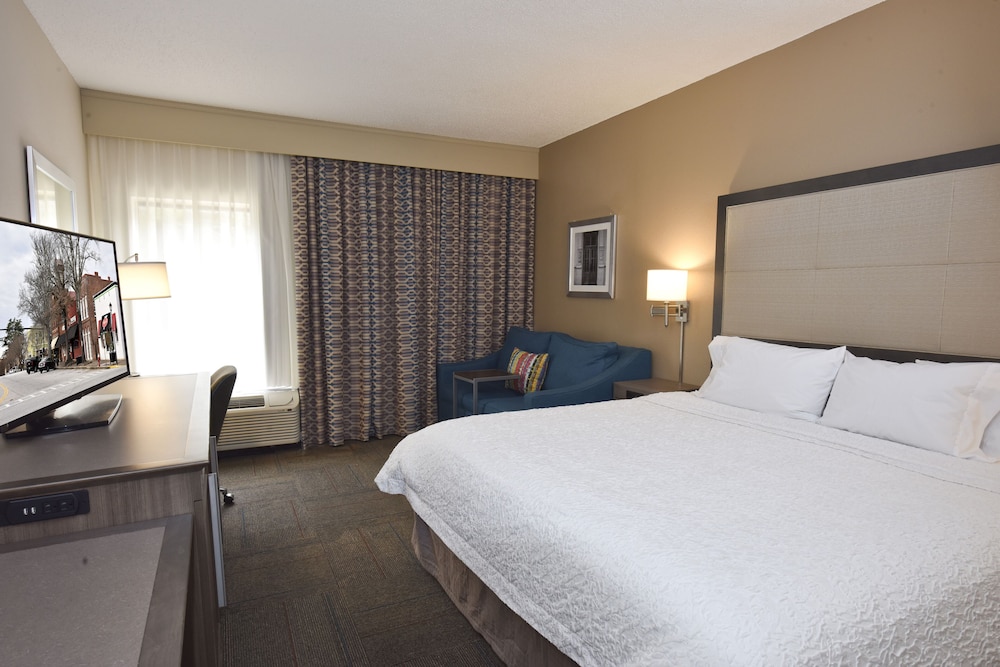 Hampton Inn Madison - photo 3