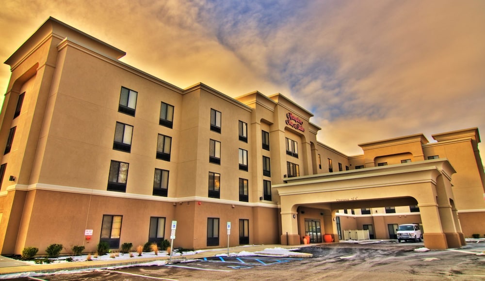Hampton Inn & Suites Parsippany North - photo 2