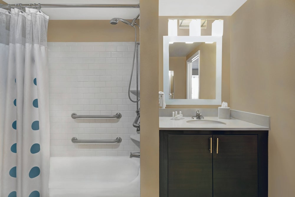 TownePlace Suites by Marriott Republic Airport Long Island - photo 16