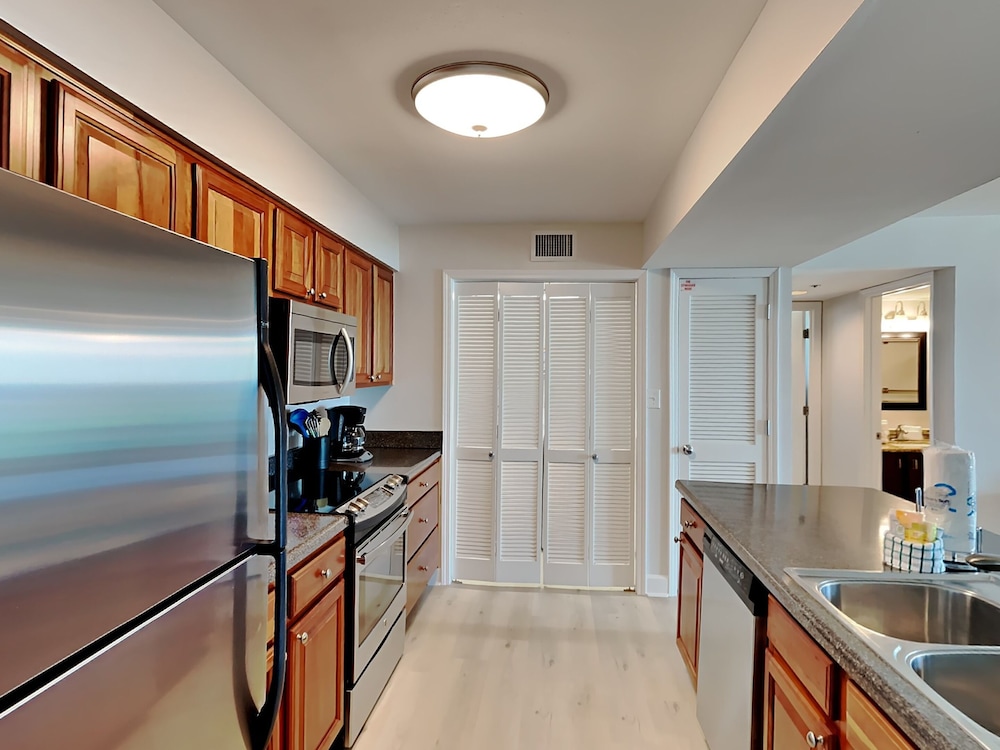 Tristan Towers by Southern Vacation Rentals - photo 16