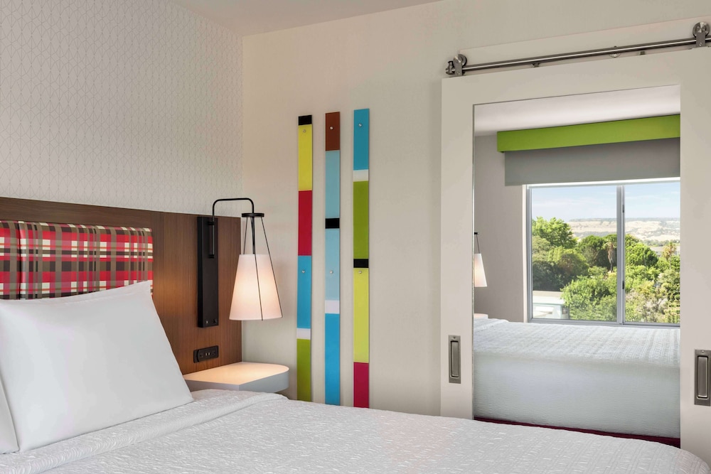 Hampton Inn & Suites Oroville - photo 5