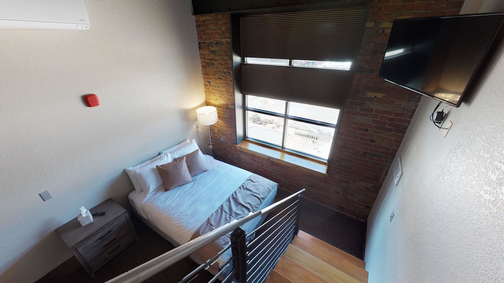 The Hotel Sturgis - photo 6
