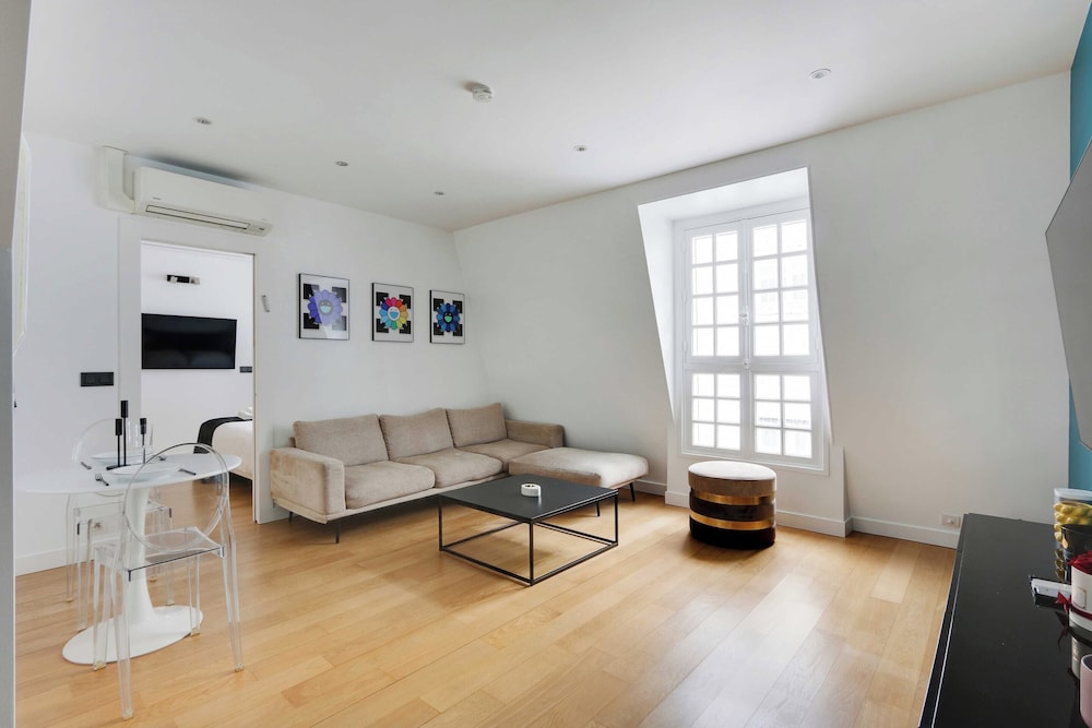 Elegance and Comfort With A C Arc de Triomphe — 4-Star Luxury Hotel in Paris, France