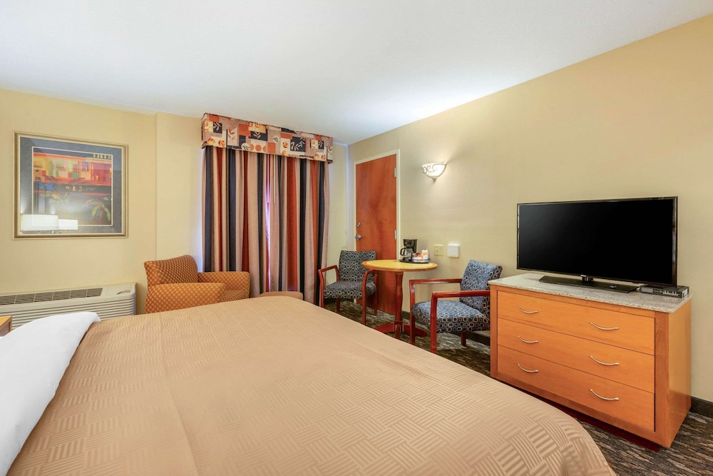 Clarion Inn Ormond Beach at Destination Daytona - photo 18