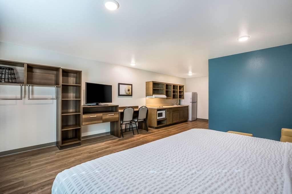 WoodSpring Suites Elgin Chicago - photo 11