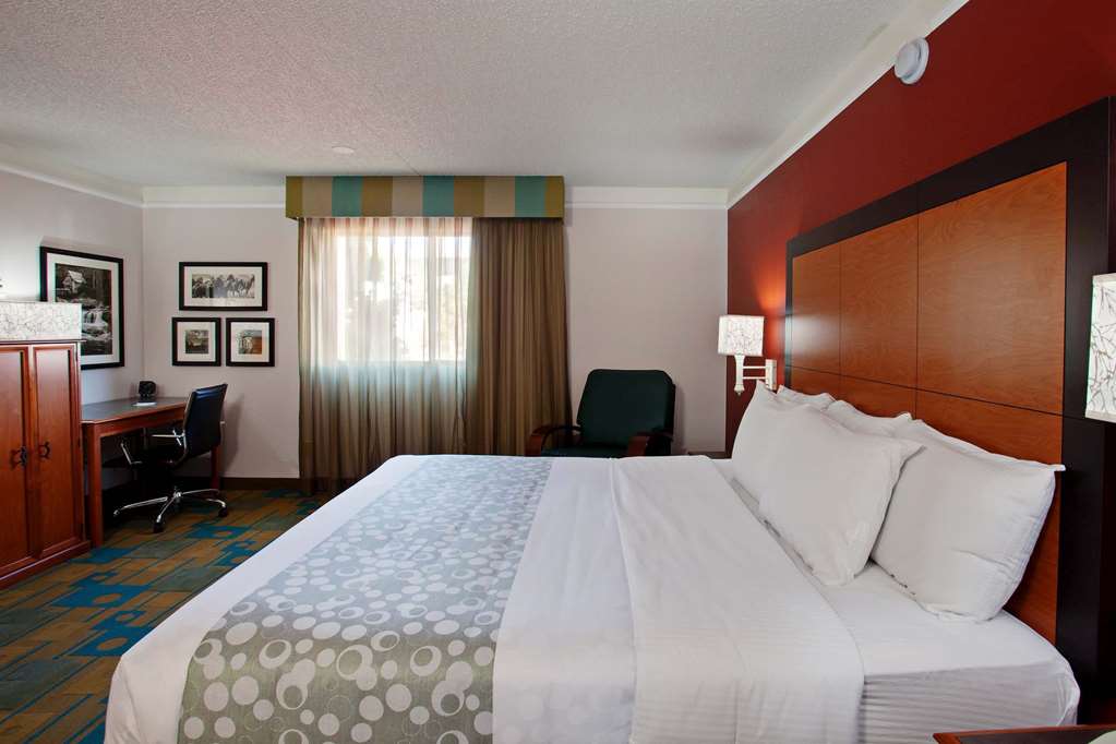 La Quinta Inn & Suites by Wyndham Irvine Spectrum - photo 13