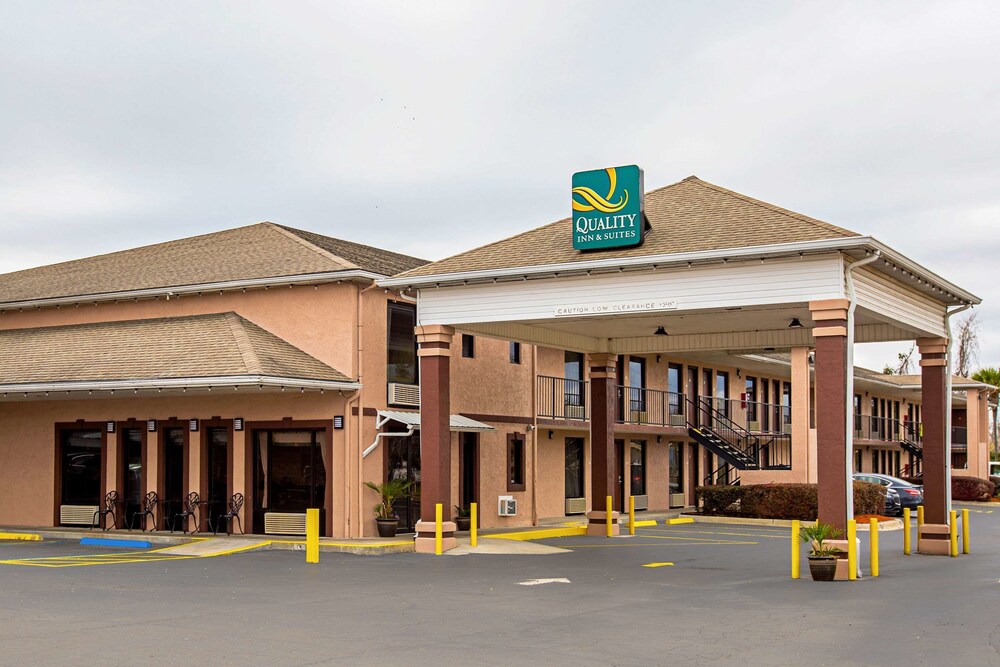 Quality Inn & Suites Live Oak I 10 Exit 283 - photo 36